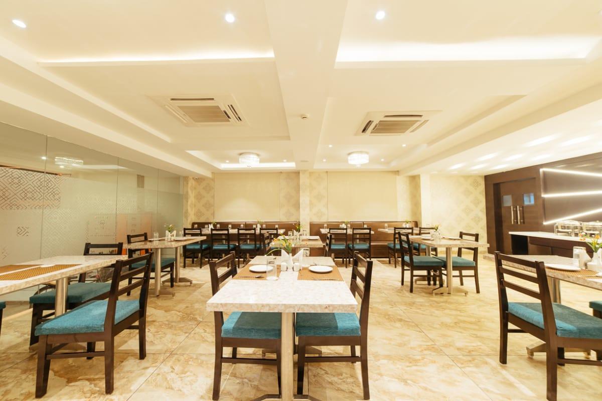 Radical Palace Hotel And Restaurant ラクナウ エクステリア 写真