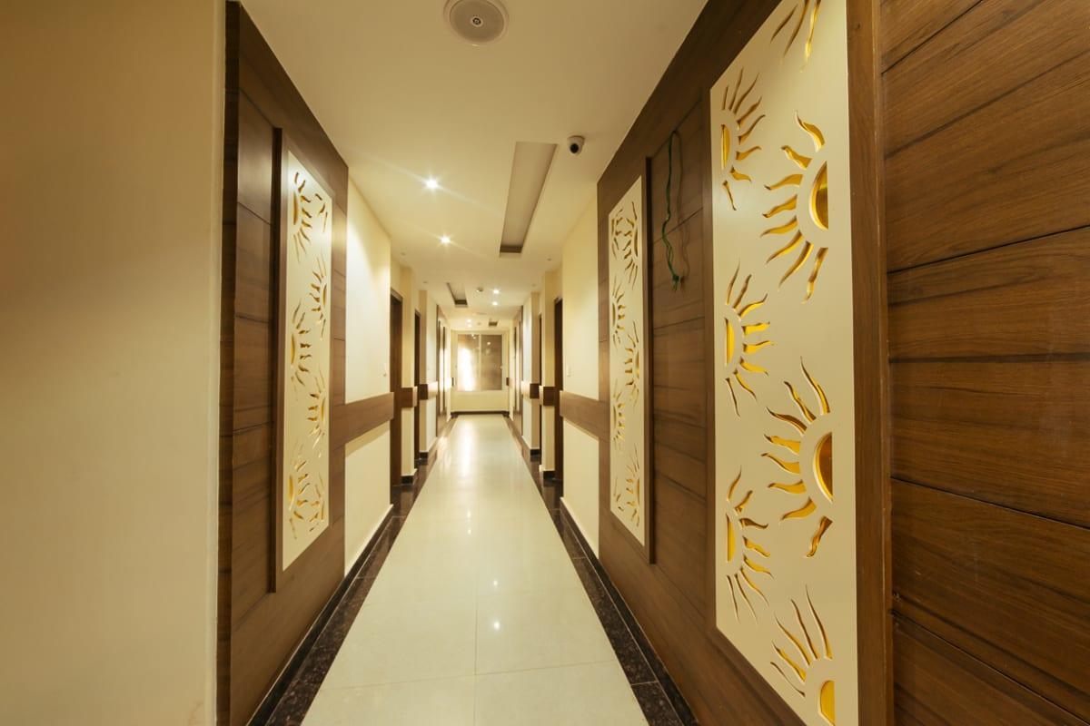 Radical Palace Hotel And Restaurant ラクナウ エクステリア 写真